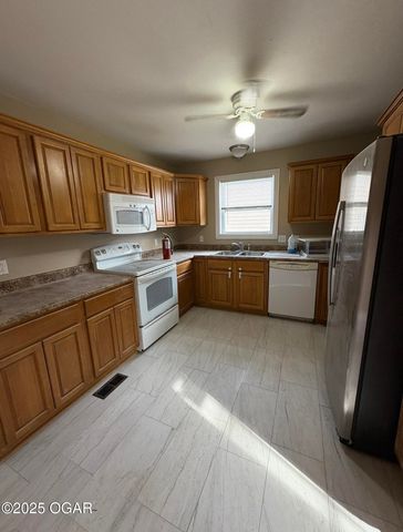 1010 E 16th Street, Pittsburg, KS 66762