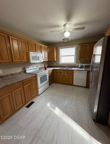 1010 E 16th Street, Pittsburg, KS 66762