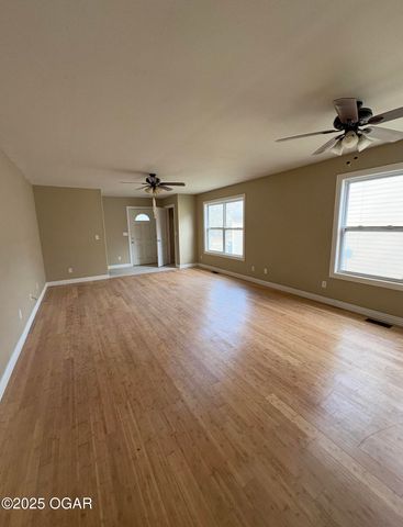 1010 E 16th Street, Pittsburg, KS 66762