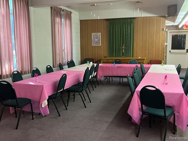 15340 Meyers Road, Detroit, MI 48227