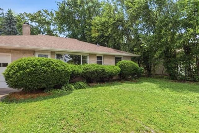 3 Dole Avenue, Crystal Lake, IL 60014