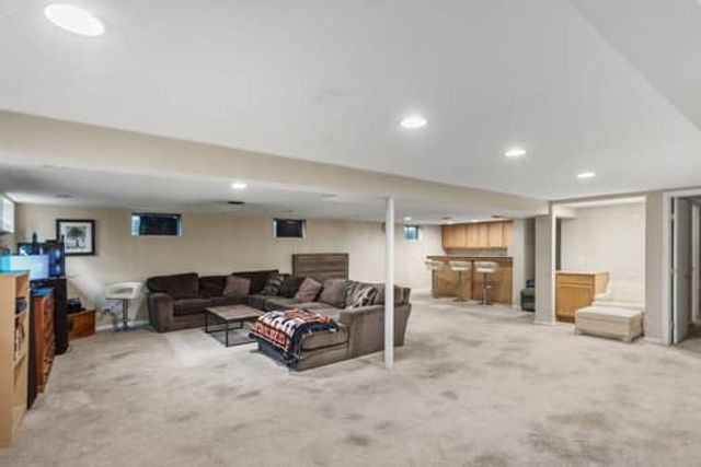 3 Dole Avenue, Crystal Lake, IL 60014