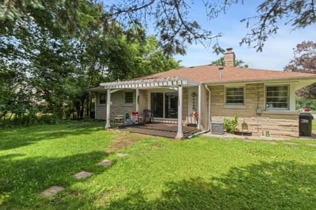 3 Dole Avenue, Crystal Lake, IL 60014