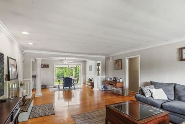 3 Dole Avenue, Crystal Lake, IL 60014
