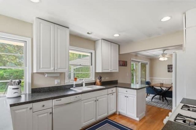 3 Dole Avenue, Crystal Lake, IL 60014