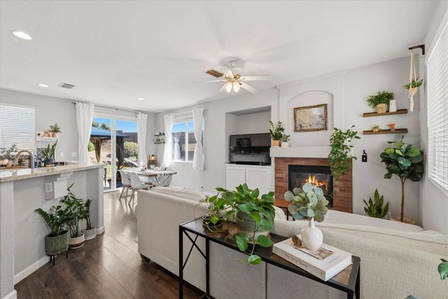 8300 White Spruce Dr, Antelope, CA 95843