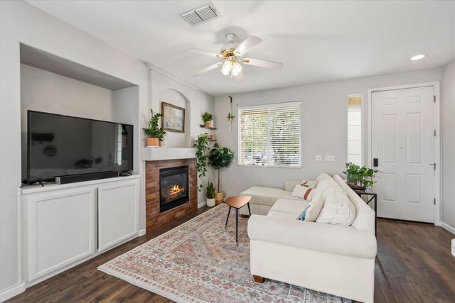 8300 White Spruce Dr, Antelope, CA 95843