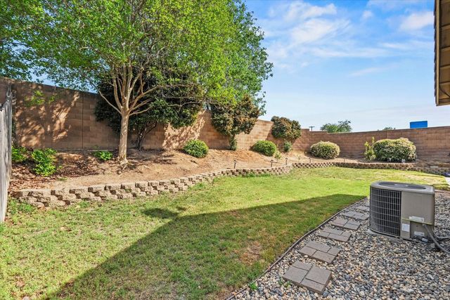 8300 White Spruce Dr, Antelope, CA 95843