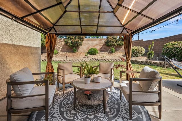 8300 White Spruce Dr, Antelope, CA 95843