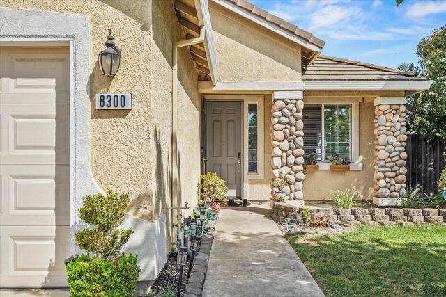 8300 White Spruce Dr, Antelope, CA 95843