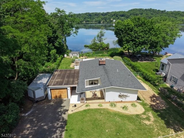 39 Koclas Dr, Netcong Boro, NJ 07857