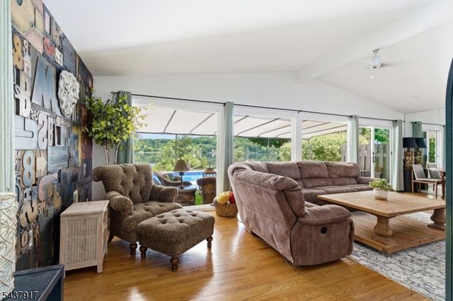39 Koclas Dr, Netcong Boro, NJ 07857