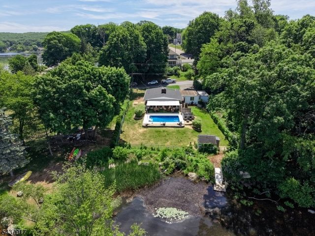 39 Koclas Dr, Netcong Boro, NJ 07857