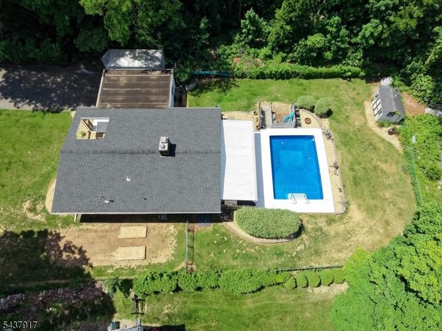 39 Koclas Dr, Netcong Boro, NJ 07857