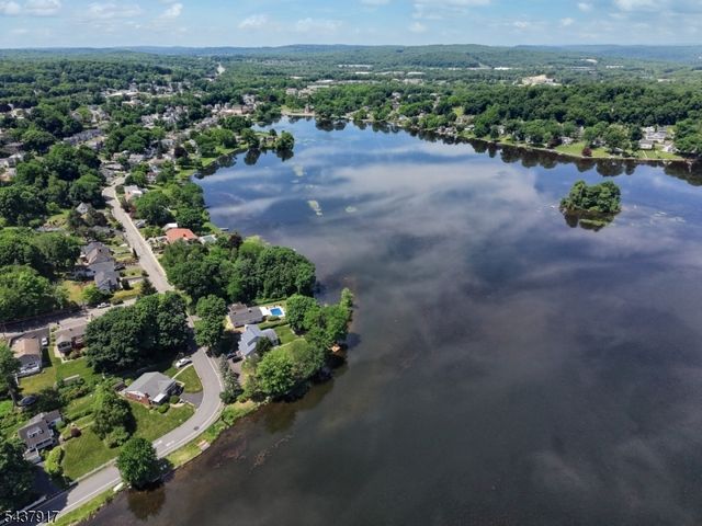 39 Koclas Dr, Netcong Boro, NJ 07857