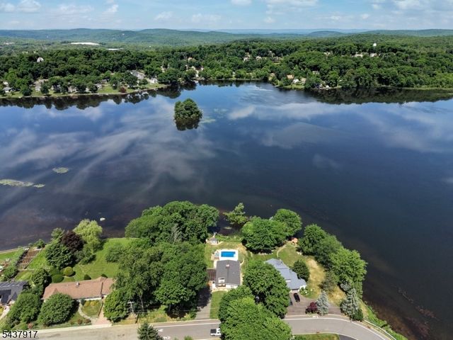 39 Koclas Dr, Netcong Boro, NJ 07857