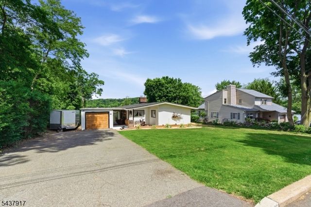 39 Koclas Dr, Netcong Boro, NJ 07857