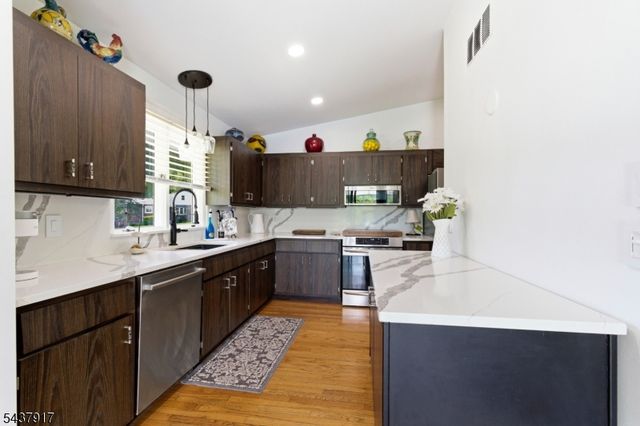 39 Koclas Dr, Netcong Boro, NJ 07857