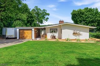 39 Koclas Dr, Netcong Boro, NJ 07857
