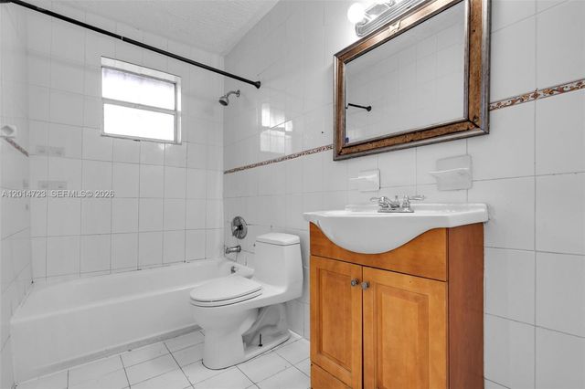 2385 NW 32nd St, Miami, FL 33142