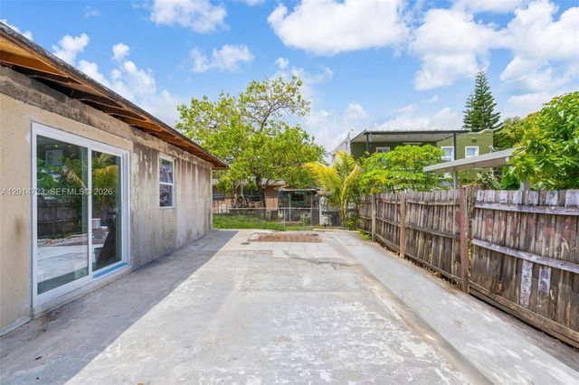 2385 NW 32nd St, Miami, FL 33142