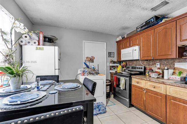 2385 NW 32nd St, Miami, FL 33142
