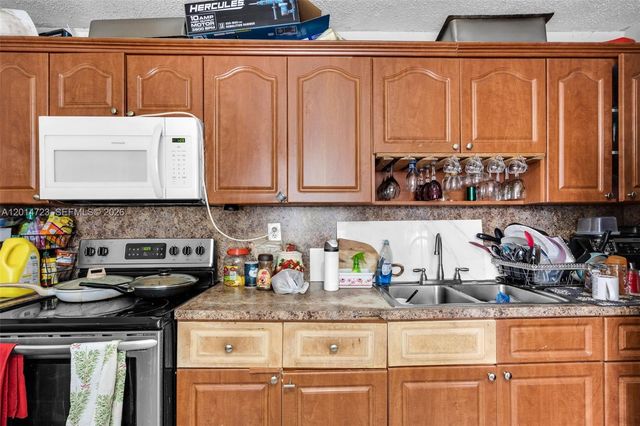 2385 NW 32nd St, Miami, FL 33142
