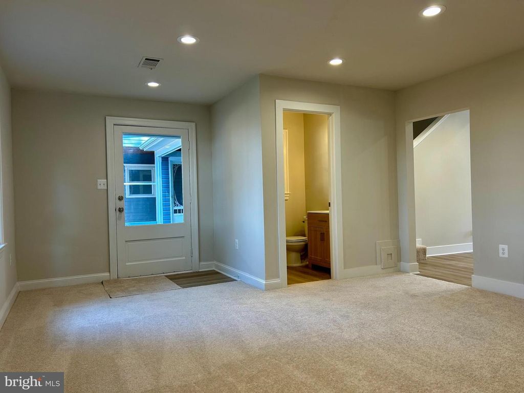 210 E MAIN ST, Burkittsville, MD 21718