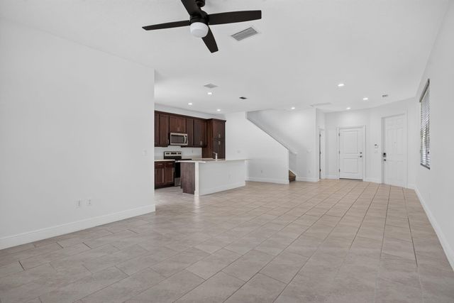 543 Parsons Way, Deerfield Beach, FL 33442