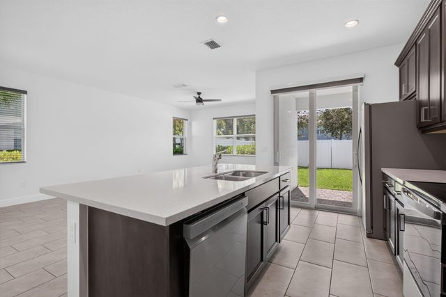 543 Parsons Way, Deerfield Beach, FL 33442