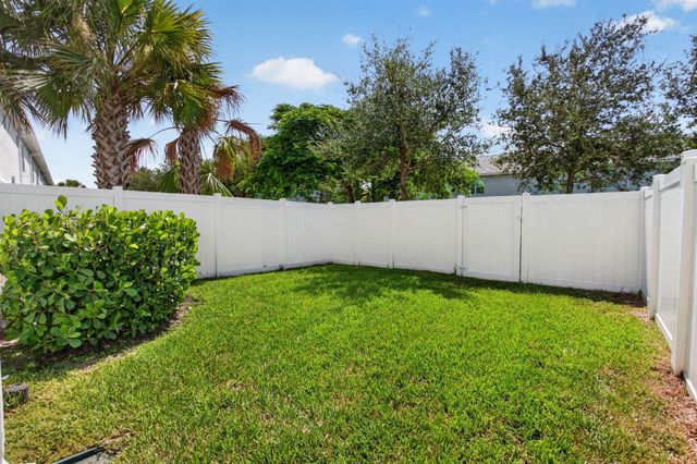 543 Parsons Way, Deerfield Beach, FL 33442