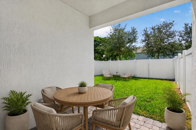 543 Parsons Way, Deerfield Beach, FL 33442