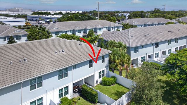 543 Parsons Way, Deerfield Beach, FL 33442