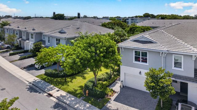 543 Parsons Way, Deerfield Beach, FL 33442