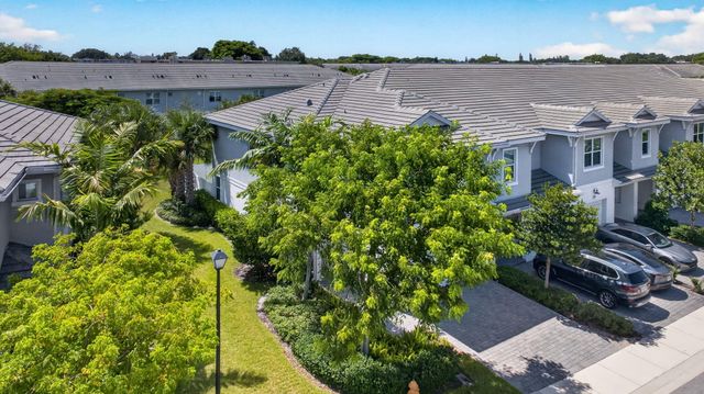 543 Parsons Way, Deerfield Beach, FL 33442