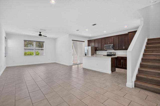 543 Parsons Way, Deerfield Beach, FL 33442