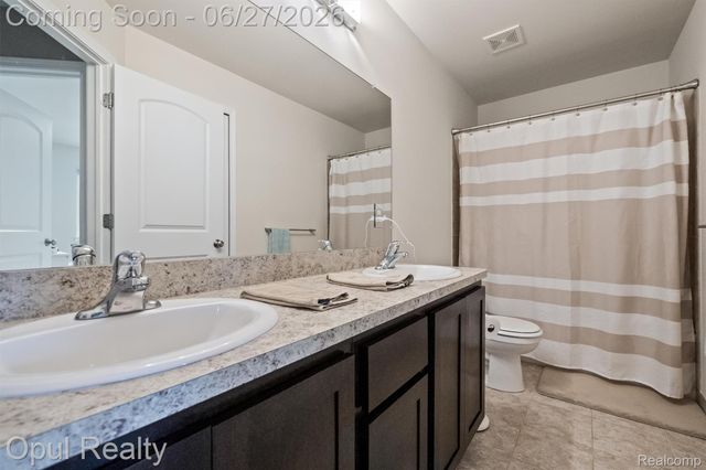 24520 Westchester Drive, Lyon Charter Township, MI 48178