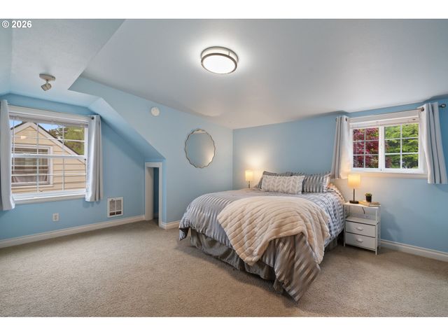 3725 Se TIBBETTS St, Portland, OR 97202