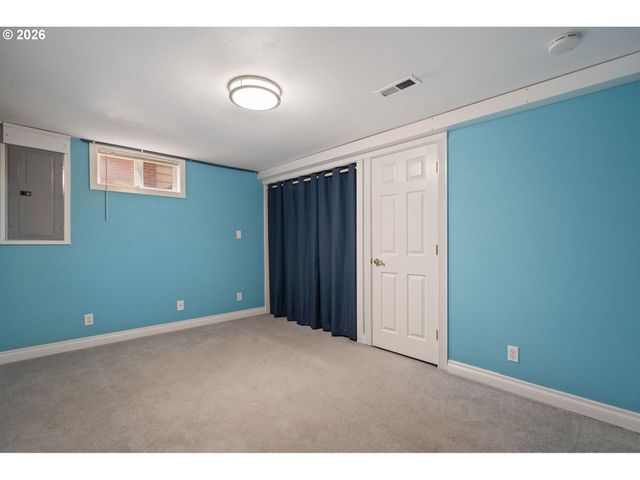 3725 Se TIBBETTS St, Portland, OR 97202