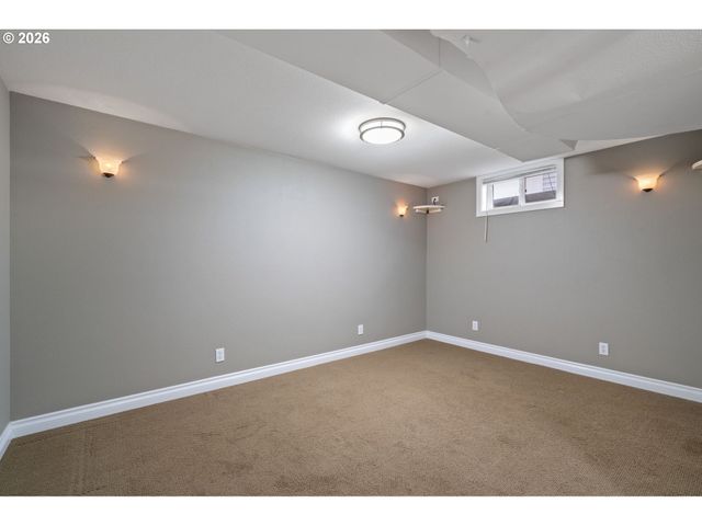 3725 Se TIBBETTS St, Portland, OR 97202