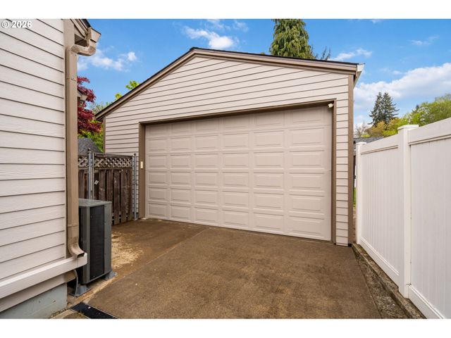 3725 Se TIBBETTS St, Portland, OR 97202