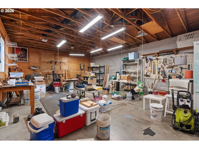 3725 Se TIBBETTS St, Portland, OR 97202