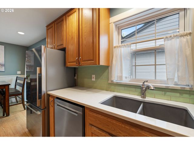 3725 Se TIBBETTS St, Portland, OR 97202