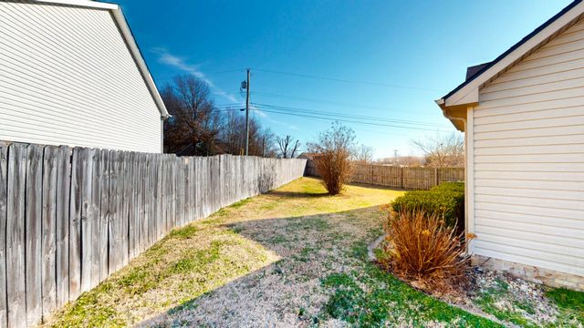 305 Atlantic Blvd, Clarksville, TN 37040