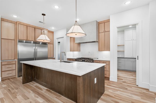 6367 Mccommas Boulevard, Dallas, TX 75214