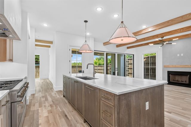 6367 Mccommas Boulevard, Dallas, TX 75214