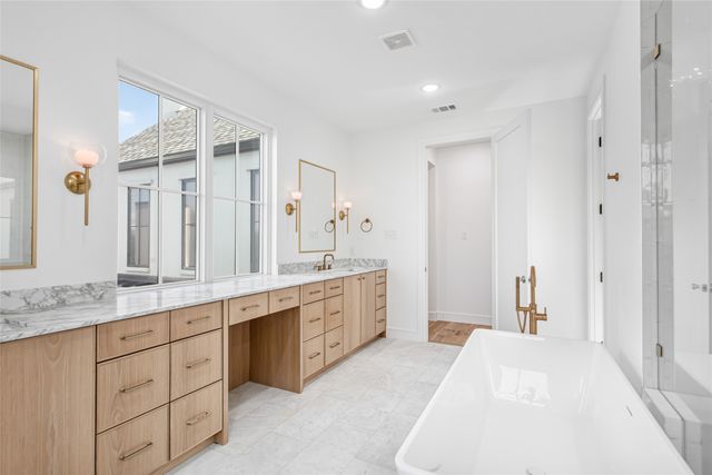 6367 Mccommas Boulevard, Dallas, TX 75214