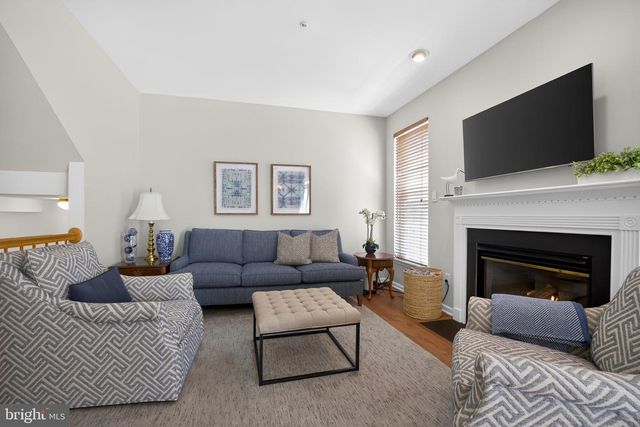 4488 HONEYSUCKLE LN, Doylestown, PA 18902