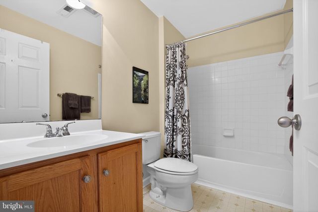 4488 HONEYSUCKLE LN, Doylestown, PA 18902