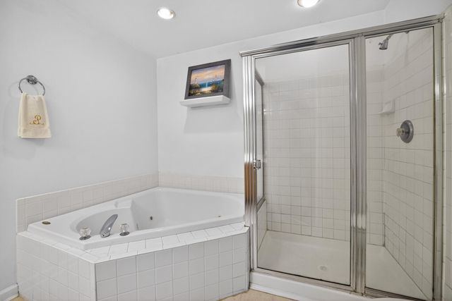 4488 HONEYSUCKLE LN, Doylestown, PA 18902